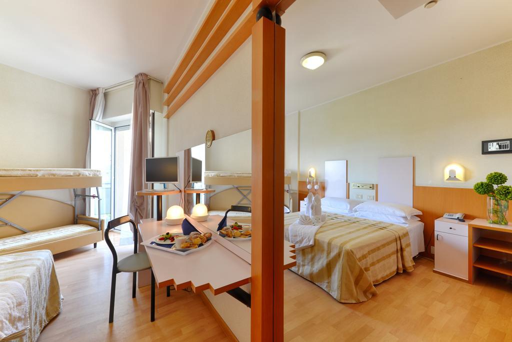 Hotel Bel Air Риччоне Номер фото